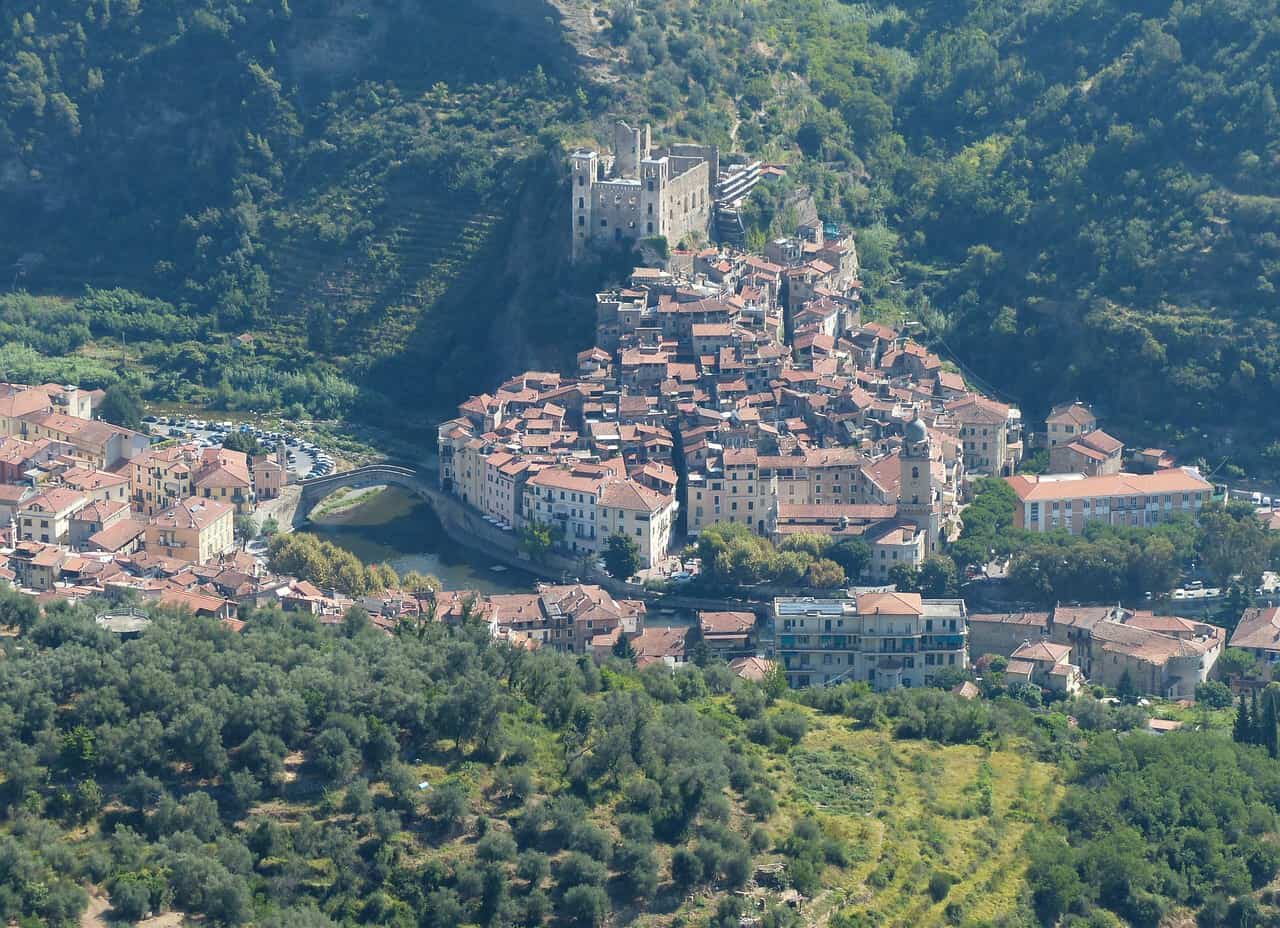 Dolceacqua (Imperia): il borgo ligure che incantò Monet