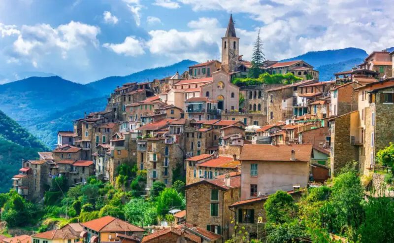 Apricale, la Liguria baciata dal sole