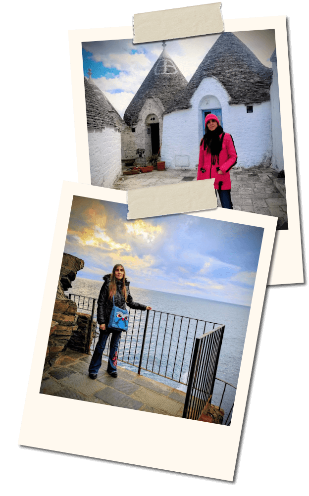 Composizione di due fotografie in stile polaroid: una in un borgo con trulli in pietra, l’altra su una terrazza affacciata sul mare al tramonto.