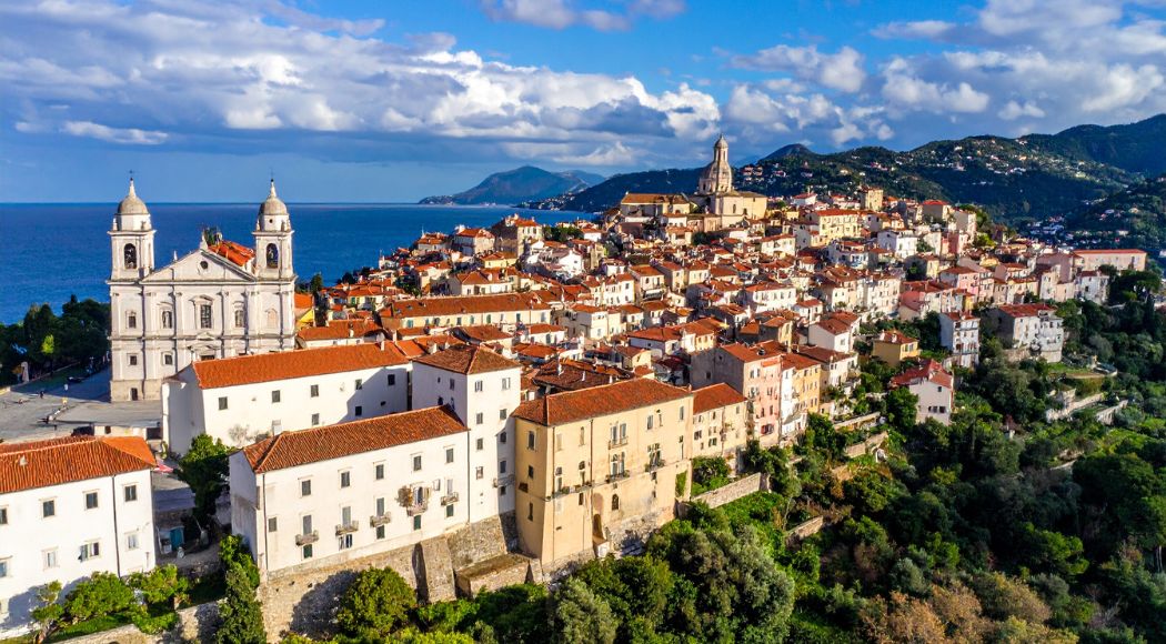 Veduta aerea di Ventimiglia Alta, Liguria